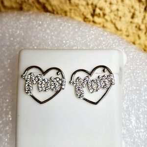 Elegant 925 Sterling Silver Heart 'Mom' Earrings